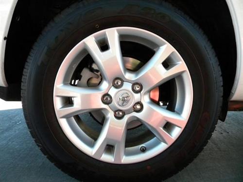 Toyota RAV4 2010 photo 3