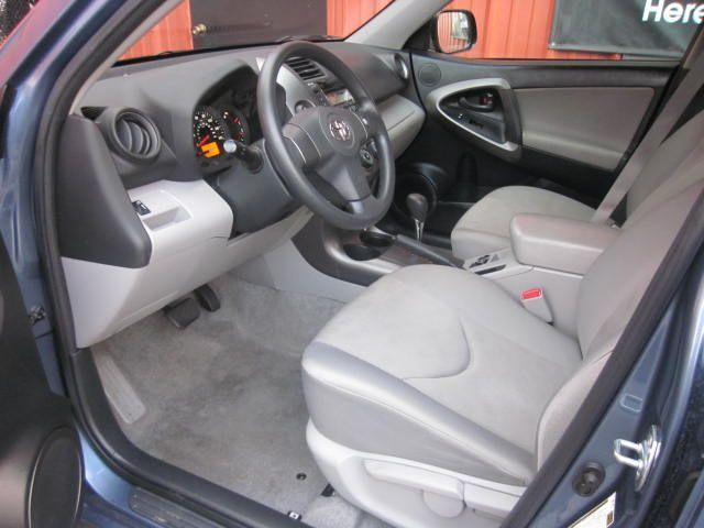 Toyota RAV4 2010 photo 4