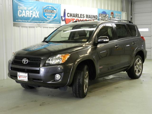 Toyota RAV4 2010 photo 2
