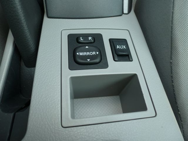 Toyota RAV4 5dr LE (natl) Van SUV