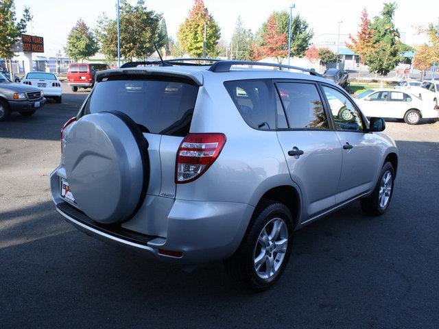 Toyota RAV4 2010 photo 4