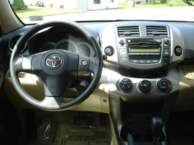 Toyota RAV4 2010 photo 10