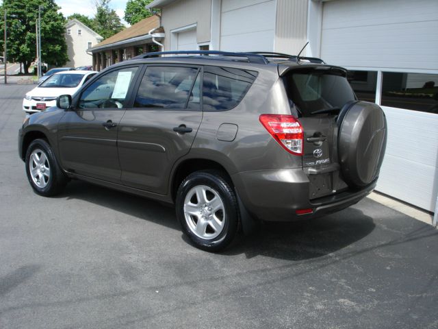 Toyota RAV4 2010 photo 13