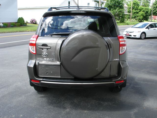 Toyota RAV4 2010 photo 14