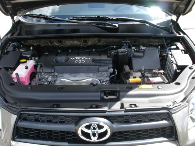 Toyota RAV4 2010 photo 2