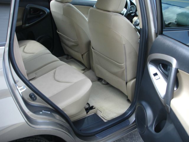 Toyota RAV4 2010 photo 7