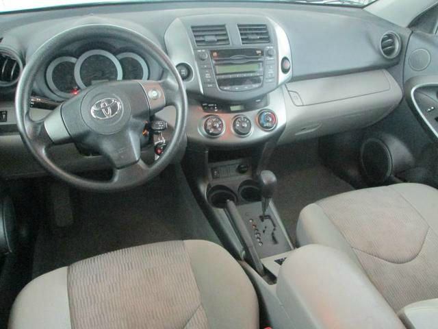 Toyota RAV4 ES LX SUV