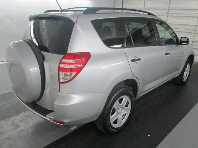 Toyota RAV4 2010 photo 1