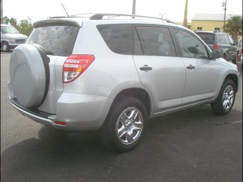 Toyota RAV4 2010 photo 3