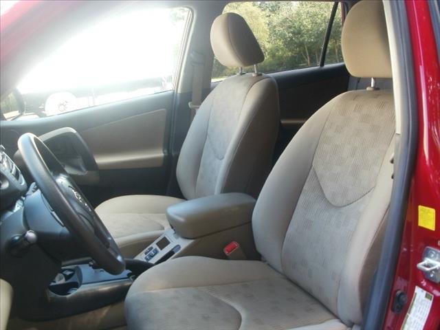 Toyota RAV4 ES LX SUV