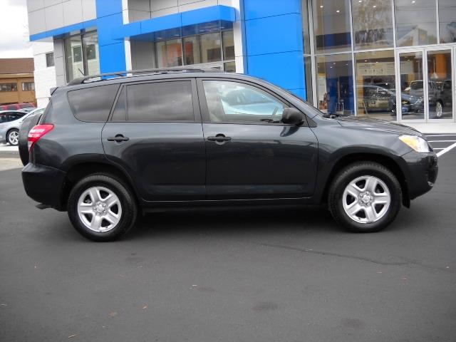 Toyota RAV4 2010 photo 2