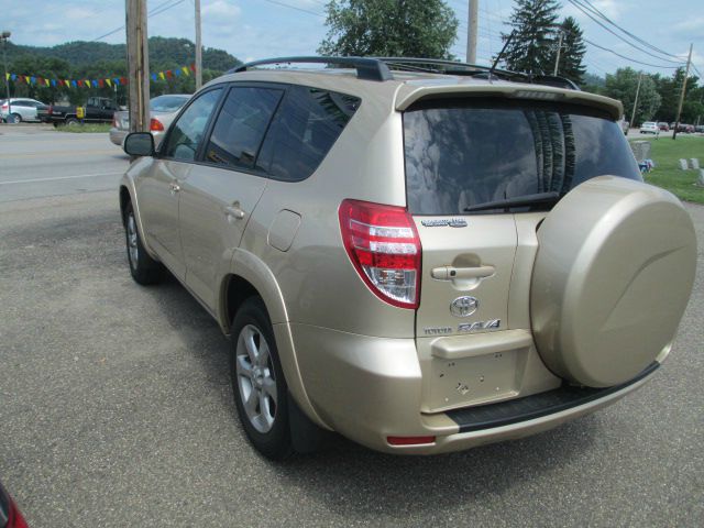 Toyota RAV4 All-weather Pack SUV