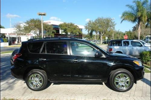 Toyota RAV4 2010 photo 1