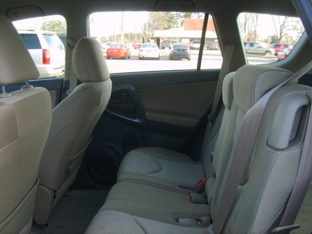 Toyota RAV4 2010 photo 4