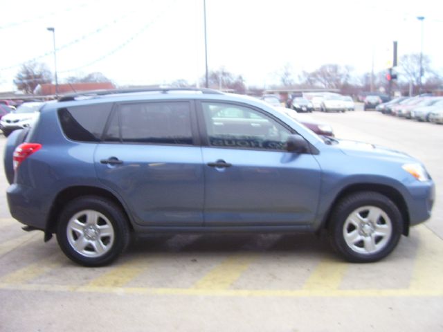 Toyota RAV4 2010 photo 2