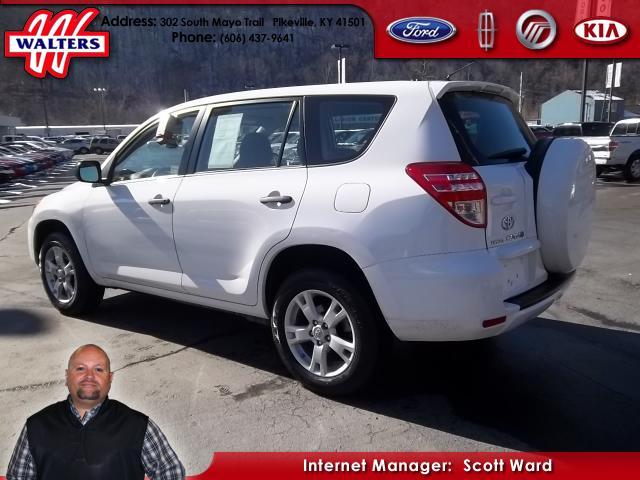 Toyota RAV4 2010 photo 2