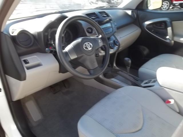 Toyota RAV4 2010 photo 4