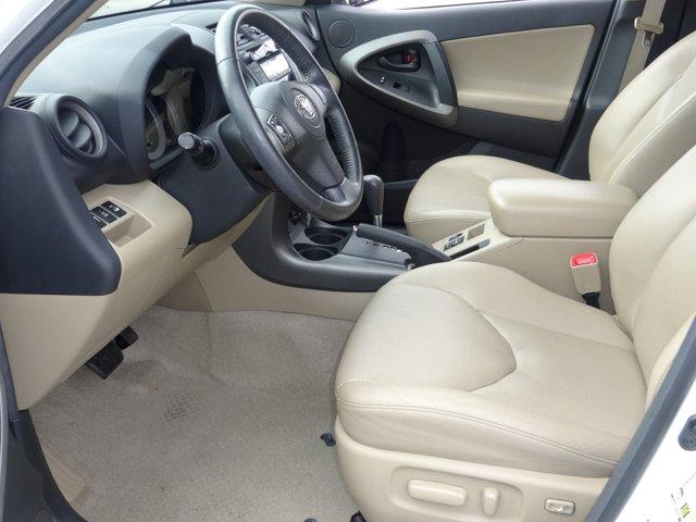 Toyota RAV4 2010 photo 2