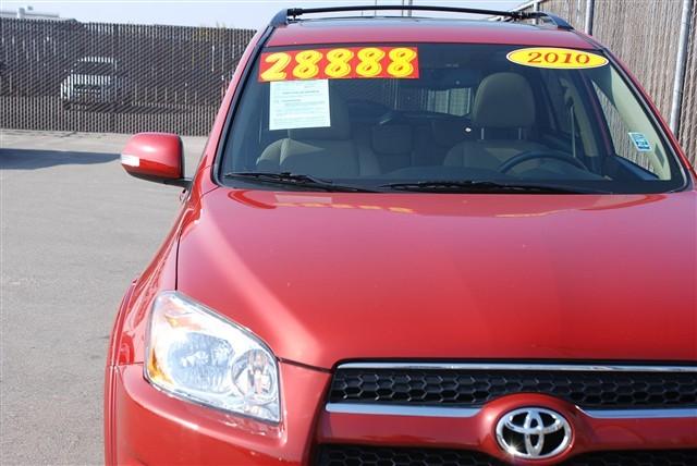 Toyota RAV4 2010 photo 1