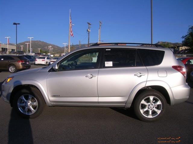 Toyota RAV4 2010 photo 2