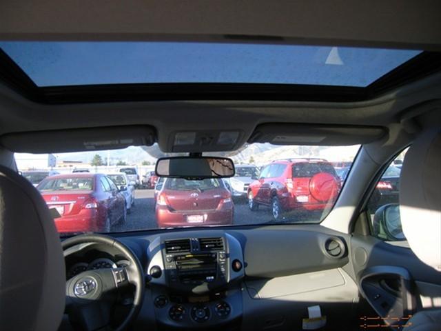 Toyota RAV4 2010 photo 5