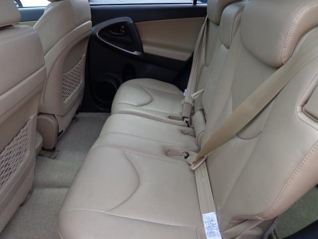 Toyota RAV4 2010 photo 1