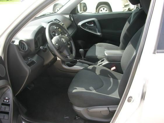 Toyota RAV4 2010 photo 1