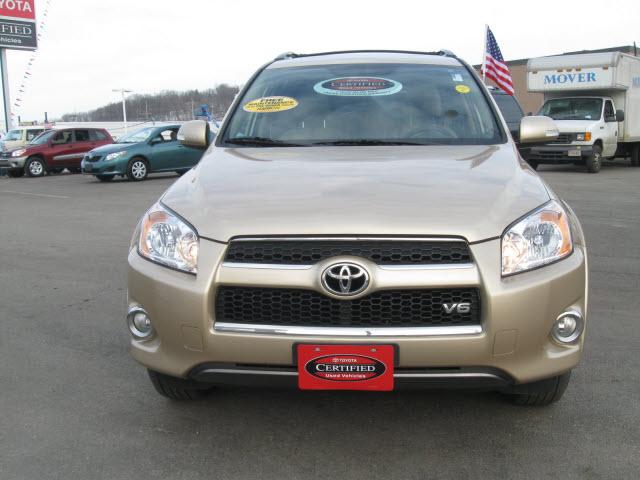 Toyota RAV4 2010 photo 1