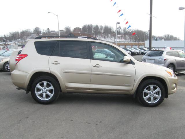 Toyota RAV4 2010 photo 3