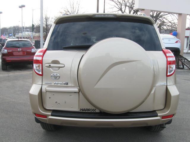 Toyota RAV4 2010 photo 5