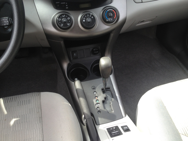 Toyota RAV4 2010 photo 3
