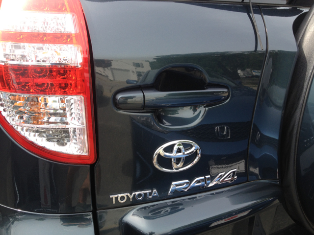 Toyota RAV4 2010 photo 7