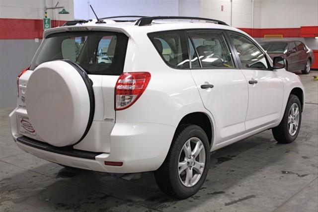 Toyota RAV4 2010 photo 4