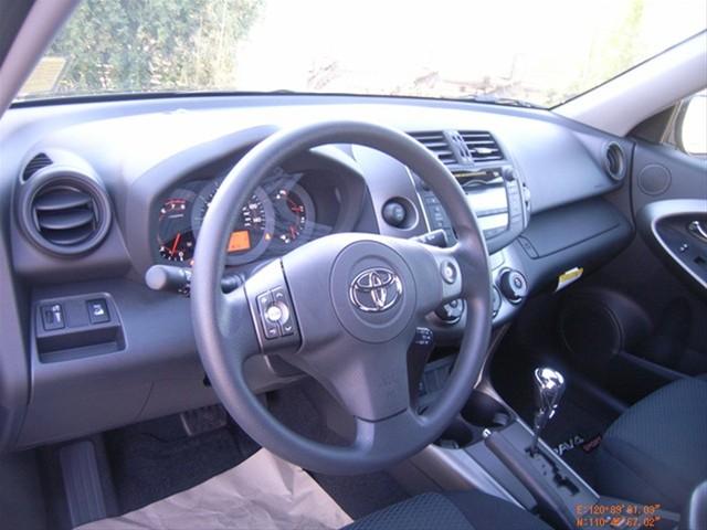 Toyota RAV4 2010 photo 1