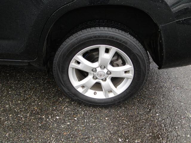 Toyota RAV4 2010 photo 2