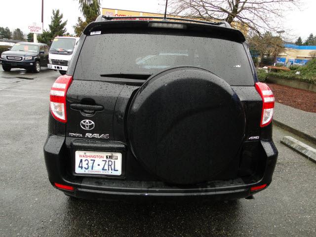 Toyota RAV4 2010 photo 3