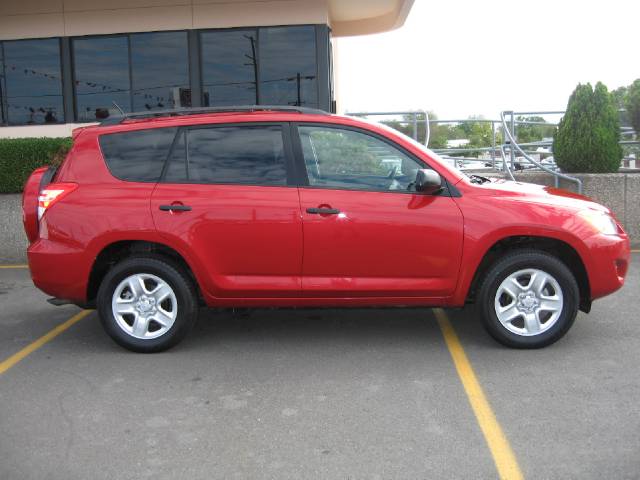 Toyota RAV4 2010 photo 2