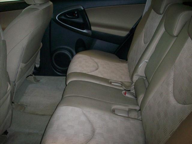 Toyota RAV4 2010 photo 3