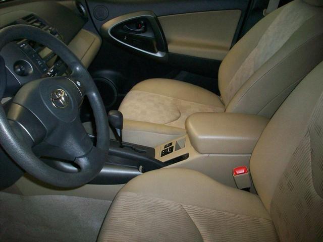 Toyota RAV4 2010 photo 4
