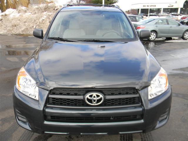 Toyota RAV4 2010 photo 2