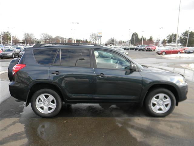 Toyota RAV4 2010 photo 4