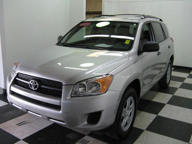 Toyota RAV4 2010 photo 2