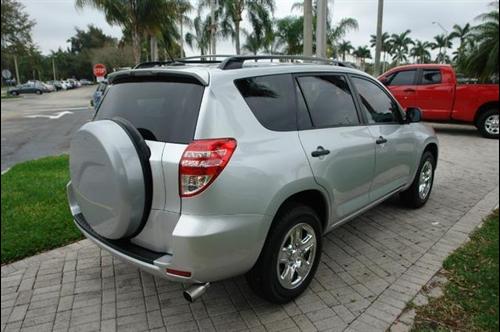 Toyota RAV4 2010 photo 3
