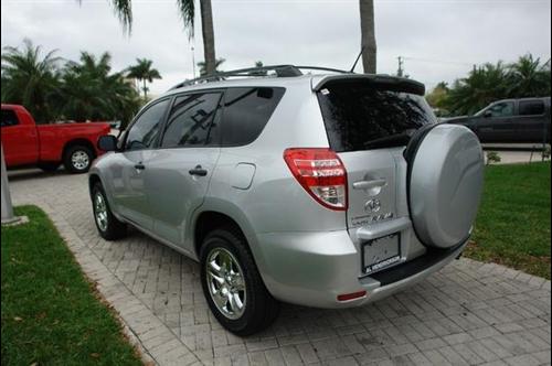 Toyota RAV4 2010 photo 5