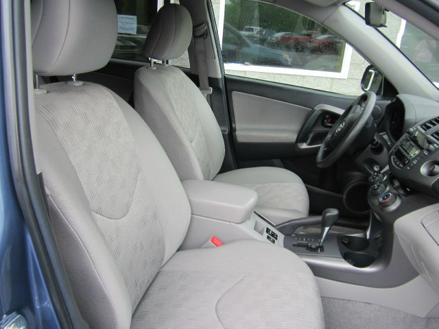 Toyota RAV4 2010 photo 1