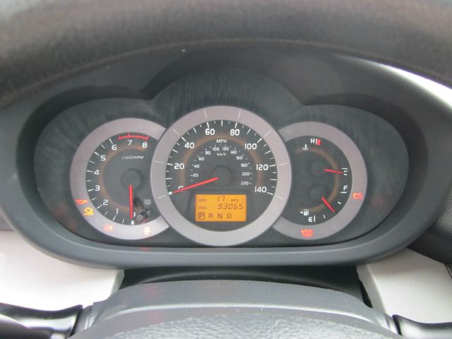 Toyota RAV4 2010 photo 10