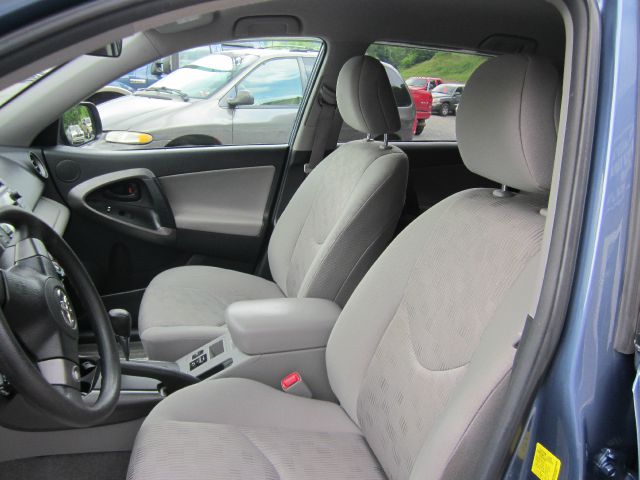 Toyota RAV4 2010 photo 14