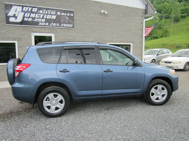 Toyota RAV4 2010 photo 16