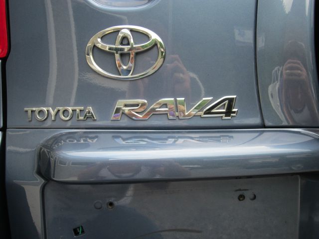 Toyota RAV4 2010 photo 5