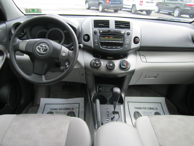 Toyota RAV4 2010 photo 6